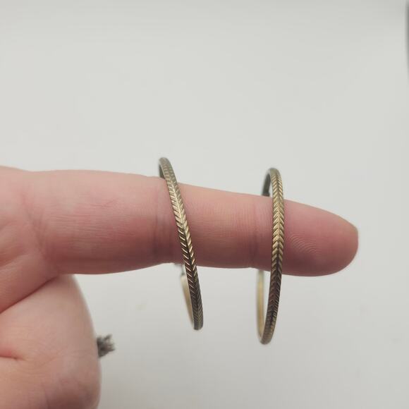 Lot of 5 Pairs Hoop Earrings Mixed Silver Gold Tone Beaded Huggie Vintage Style - Picture 8 of 9